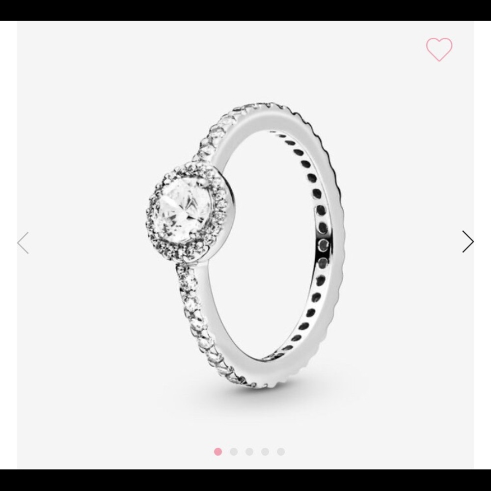 Sparkly simple statement ring - Picture 2 of 3
